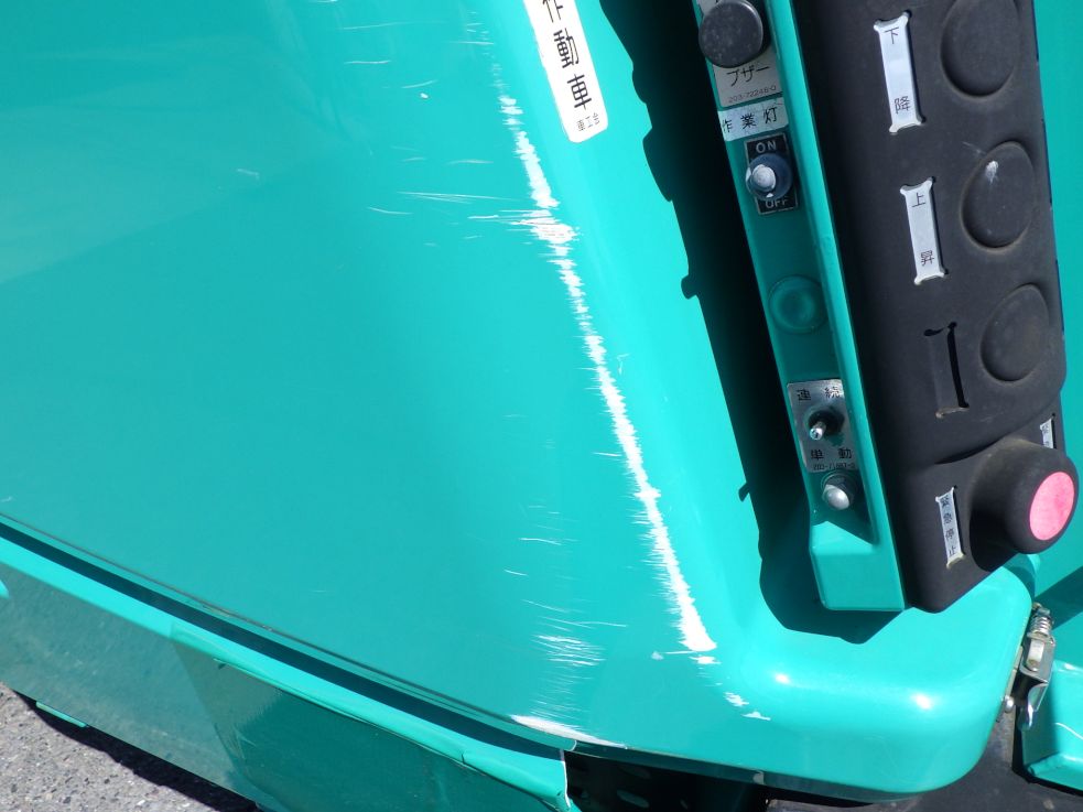ホッパーの助手席側にキズがあります。(運転席側にもあります)|いすゞ フォワード PKG-FSR90S2(2WD)の写真36