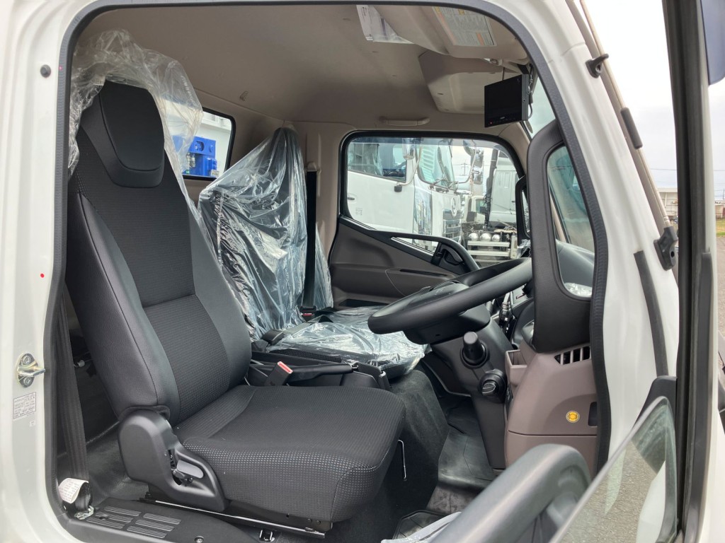 三菱 キャンター 2PG-FEB80(2WD)の写真5