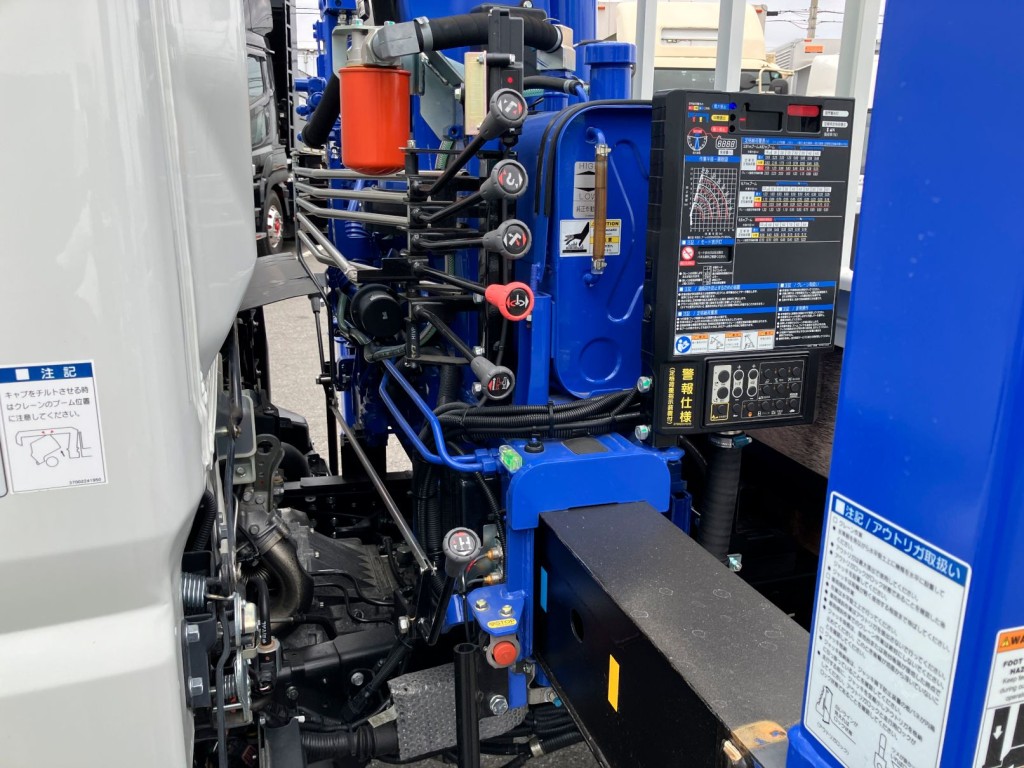 三菱 キャンター 2PG-FEB80(2WD)の写真12