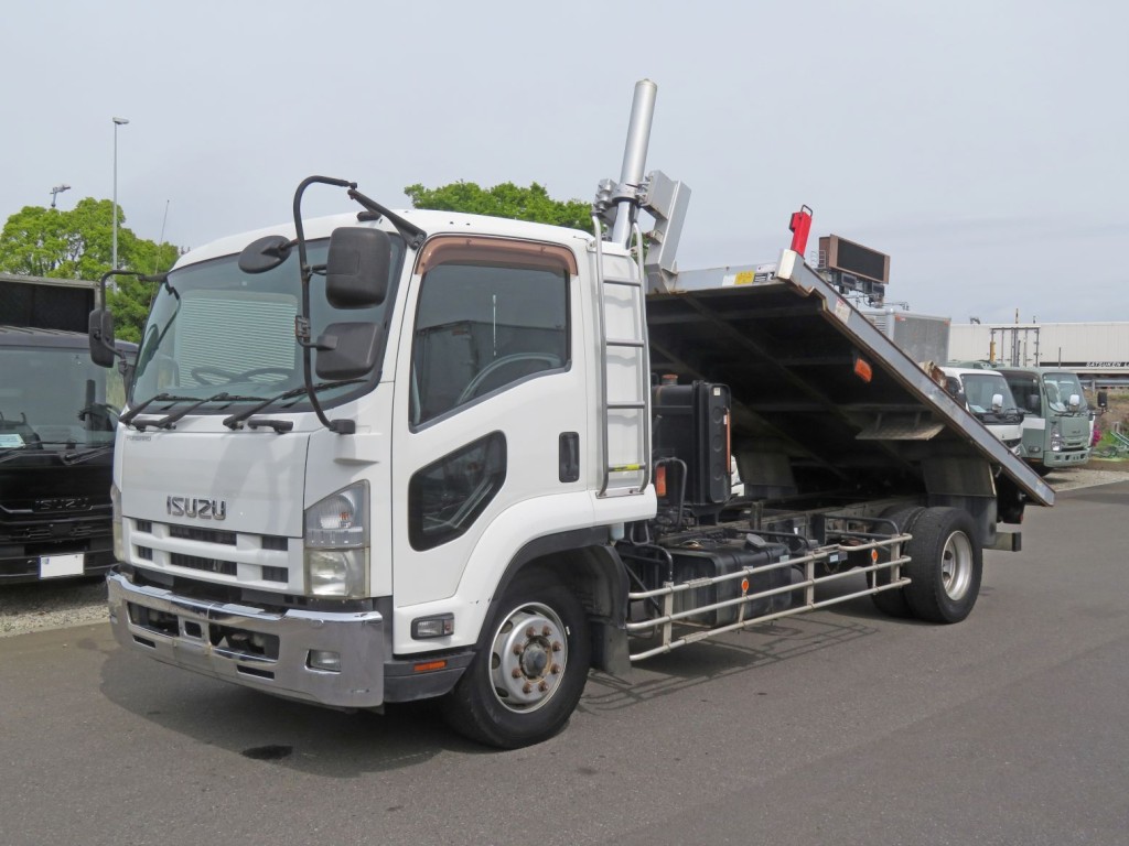 いすゞ フォワード LKG-FTR90S2の写真1