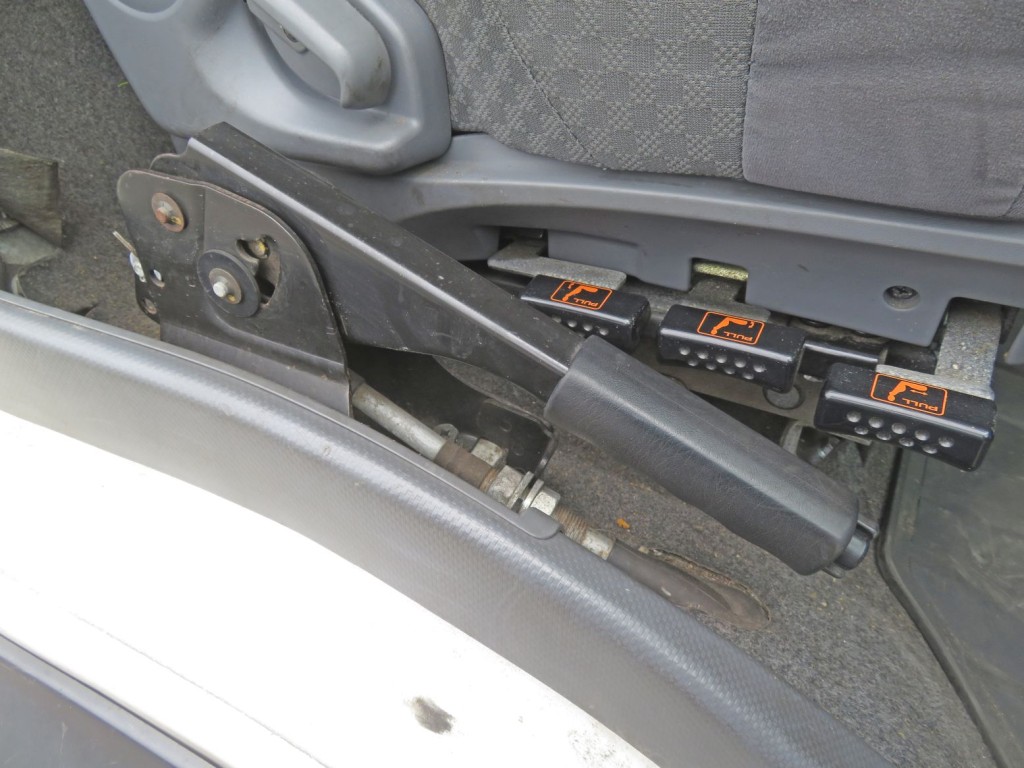 ダンプレバーです。|いすゞ フォワード LKG-FTR90S2の写真13