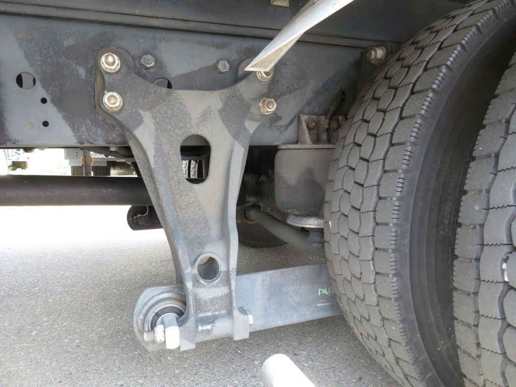 エアサスです。|いすゞ フォワード TKG-FRR90T2(2WD)の写真5