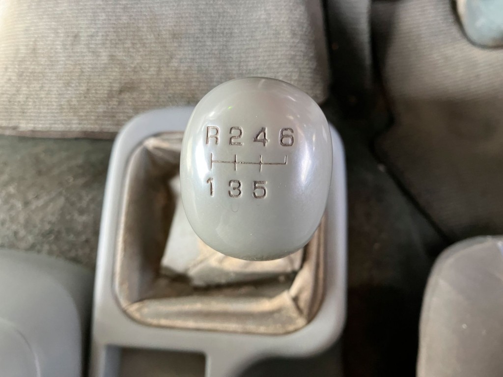 6速マニュアルです。|三菱 ファイター QKG-FK62FZの写真20