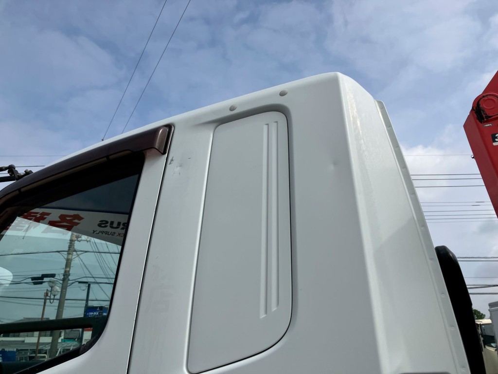 助手席側クオーターパネルにキズ・凹みがあります。|三菱 ファイター QKG-FK62FZの写真31