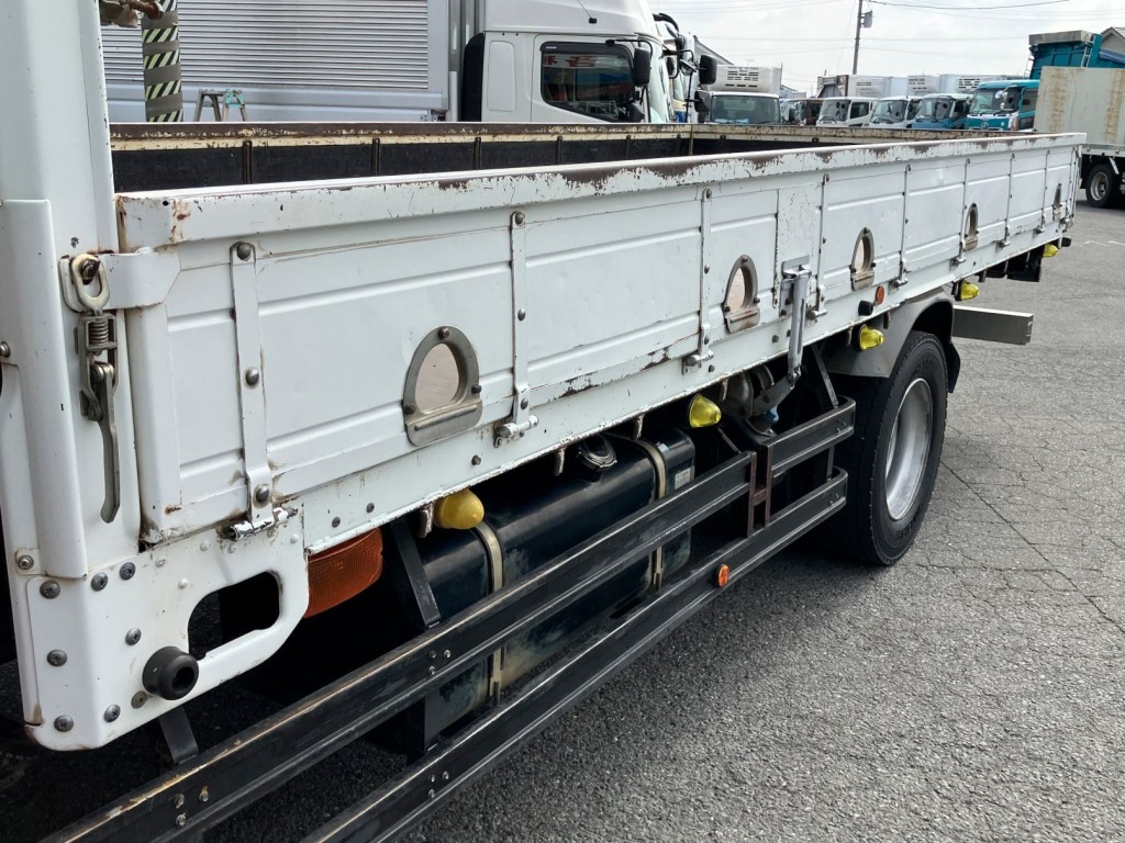 助手席側アオリにキズ・凹み・サビがあります。|三菱 ファイター QKG-FK62FZの写真49