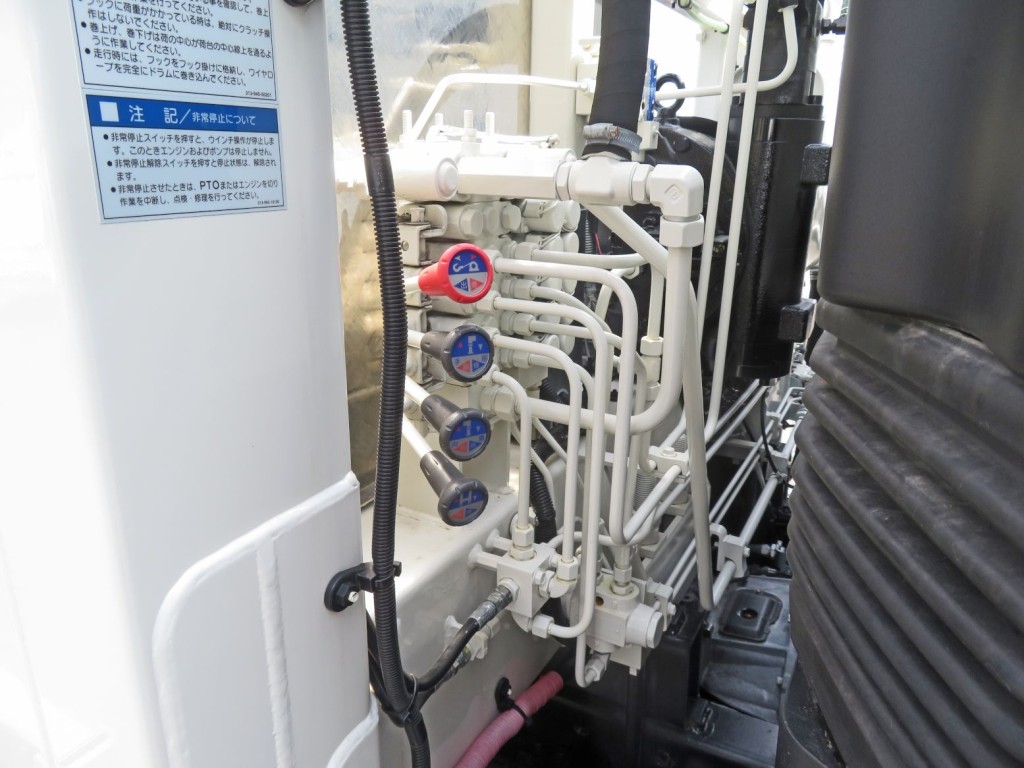 上物操作レバーです。|日野 レンジャー 2DG-GK2ABAの写真15