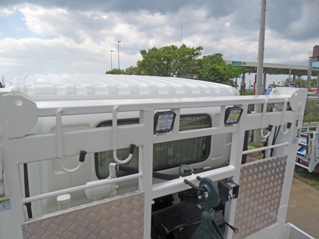 鳥居い周りに少し置きサビがあります。|日野 レンジャー 2DG-GK2ABAの写真29