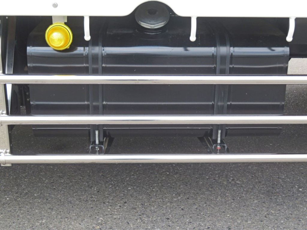 燃料タンクは200Lです。|日野 レンジャー 2DG-GK2ABAの写真33