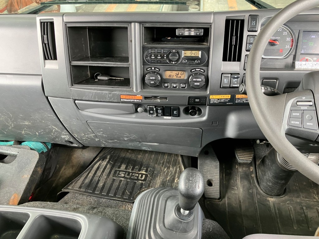 パネル周りの状態です。|いすゞ フォワード 2RG-FRR90S2(2WD)の写真26