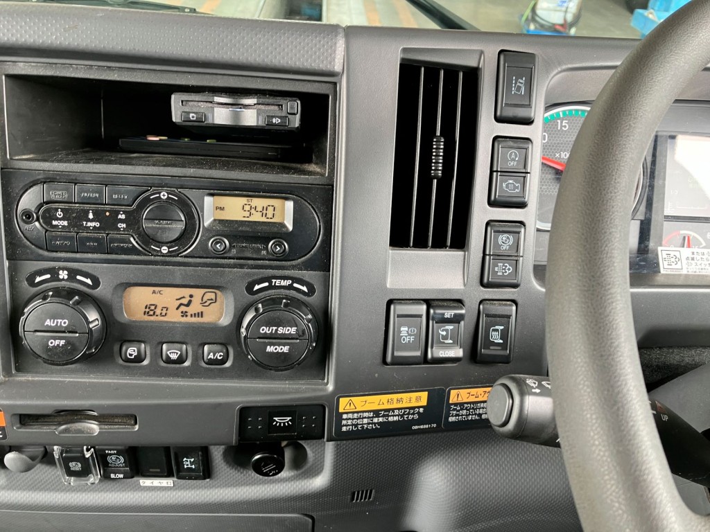 スイッチ類です。|いすゞ フォワード 2RG-FRR90S2(2WD)の写真27