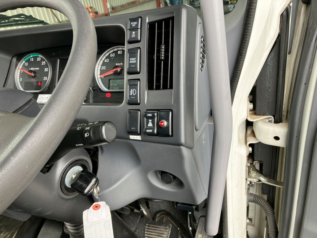 スイッチ類です。|いすゞ フォワード 2RG-FRR90S2(2WD)の写真28
