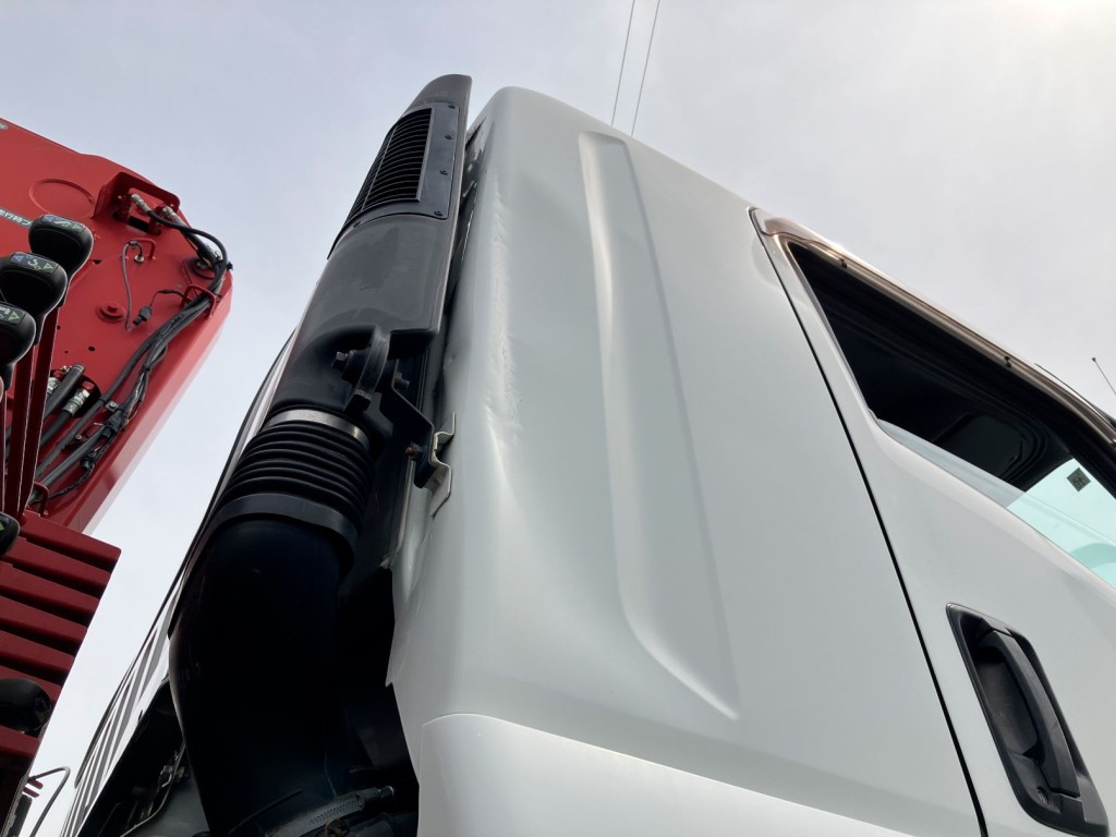 運転席側クオーターパネルにキズ・凹み・タッチアップ跡があります。|いすゞ フォワード 2RG-FRR90S2(2WD)の写真40