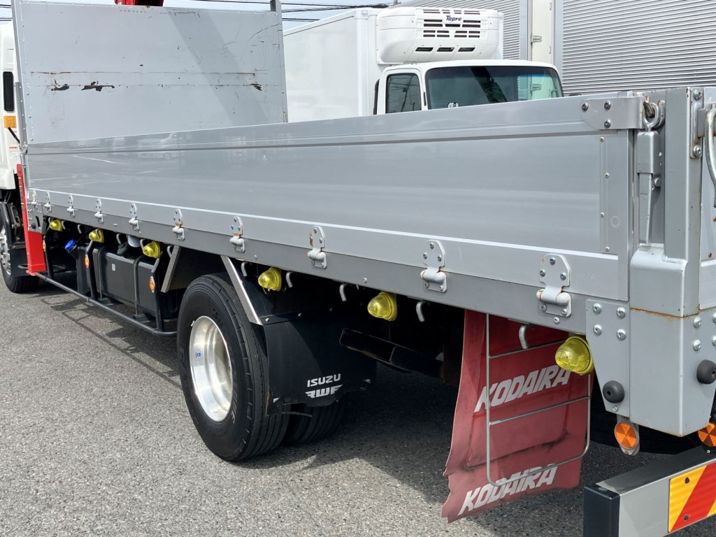 助手席側アオリ後方の状態です。スレ・キズ・凹みがあります|いすゞ フォワード 2RG-FRR90S2(2WD)の写真49