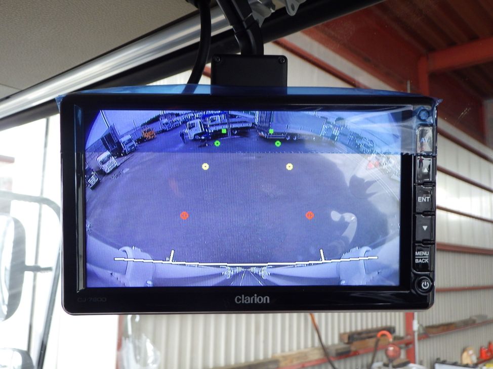 液晶バックモニター付きです。|日野 レンジャー 2PG-FD2ABG(2WD)の写真22