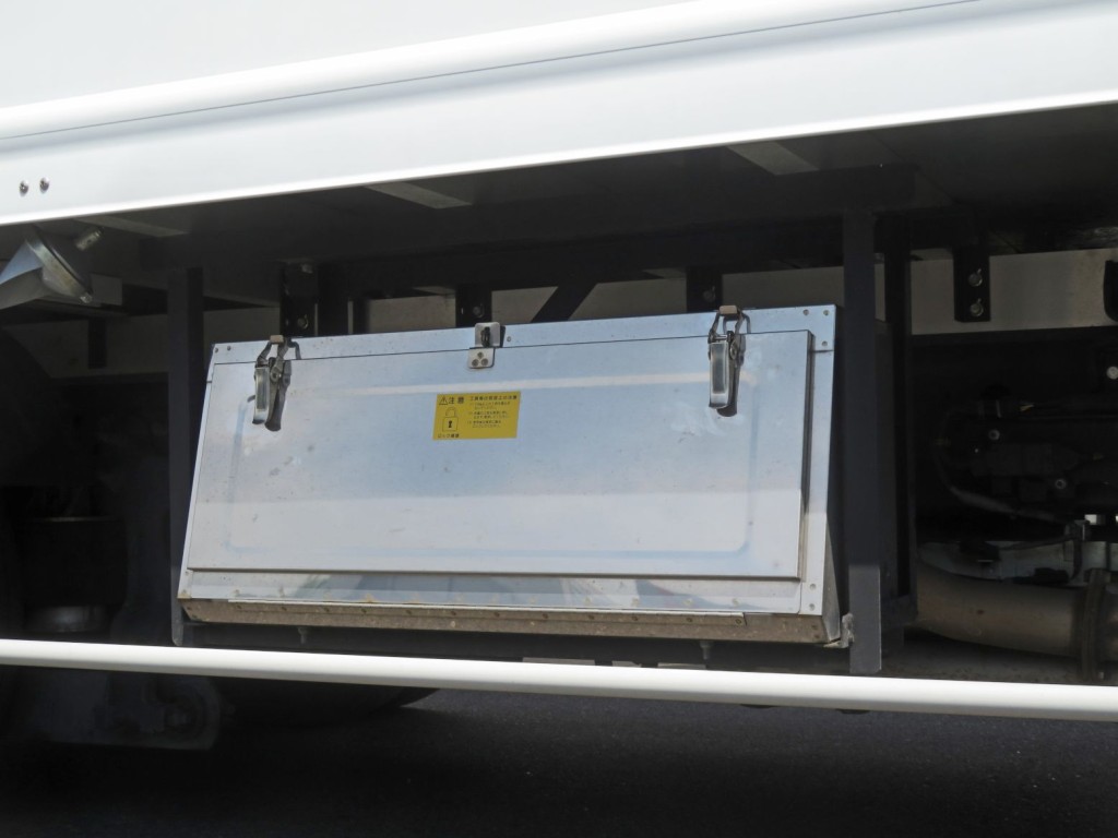 工具箱付きです。(ステンレス製)|日野 レンジャー 2KG-FD2ABG(2WD)の写真21