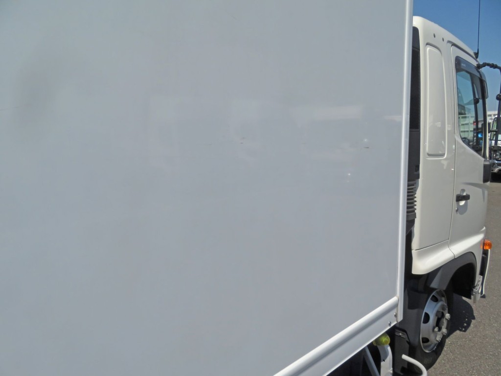 パネルに小さいキズがあります。|日野 レンジャー 2KG-FD2ABG(2WD)の写真43