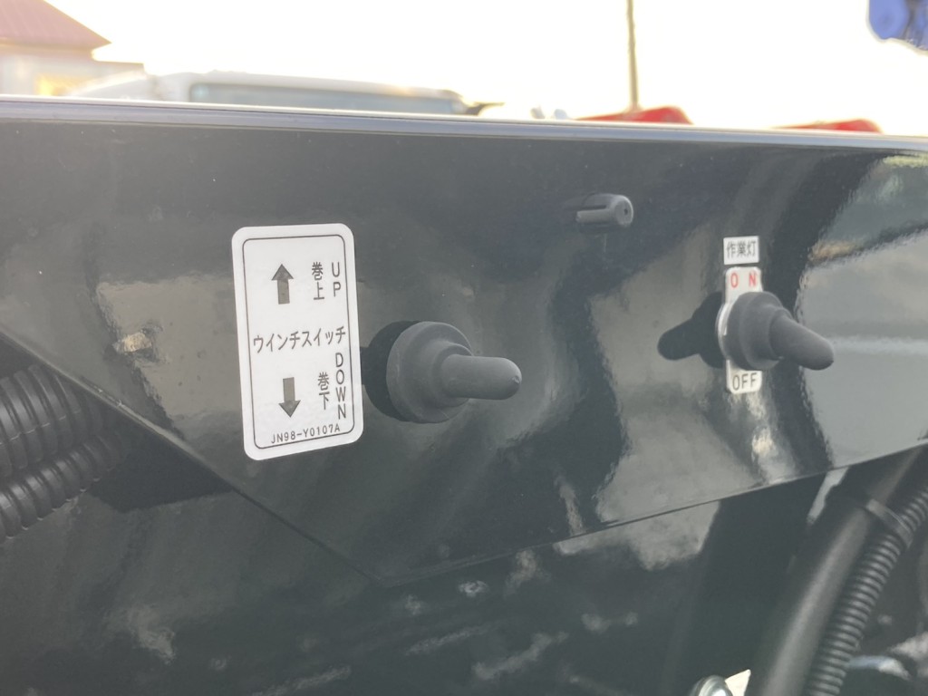 ウインチのスイッチです。|三菱 キャンター 2PG-FEB80(2WD)の写真33