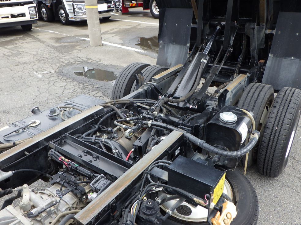 シャーシの状態です。|日野 デュトロ TKG-XZU620T(2WD)の写真11