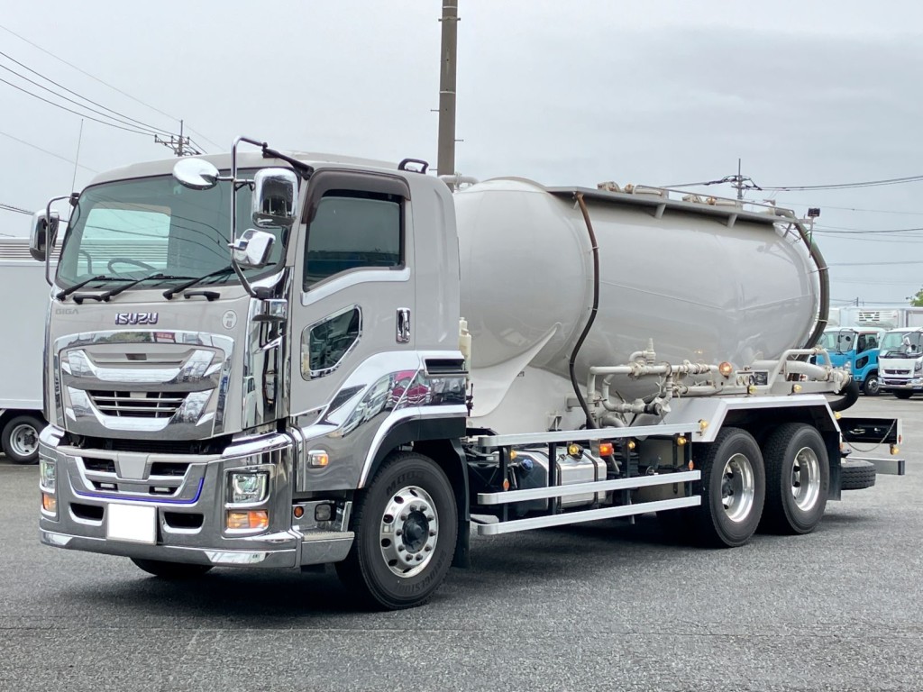 いすゞ ギガ 2PG-CYL77CMの写真1