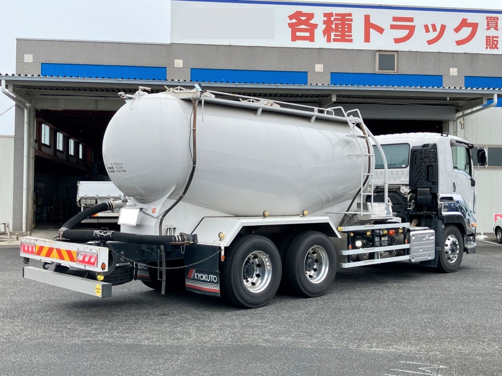 いすゞ ギガ 2PG-CYL77CMの写真4