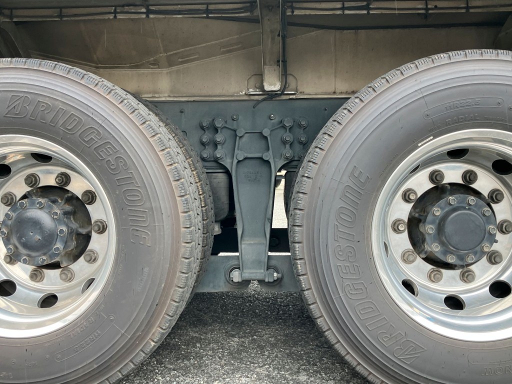 いすゞ ギガ 2PG-CYL77CMの写真6