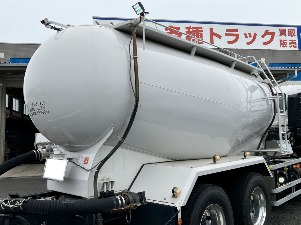 いすゞ ギガ 2PG-CYL77CMの写真9