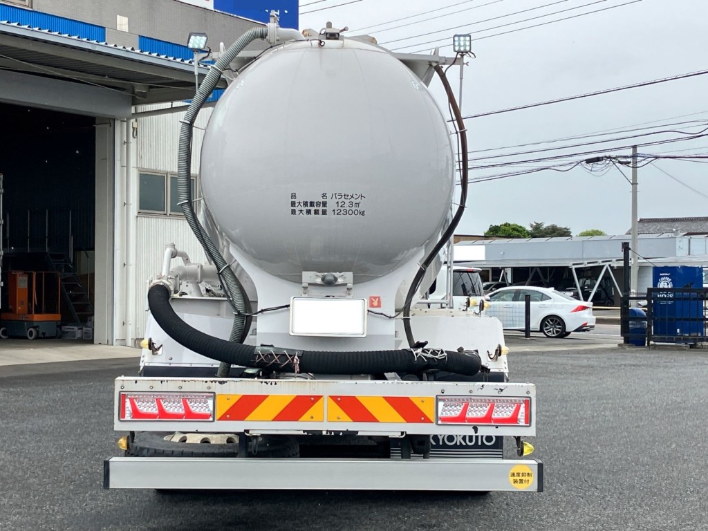 いすゞ ギガ 2PG-CYL77CMの写真10