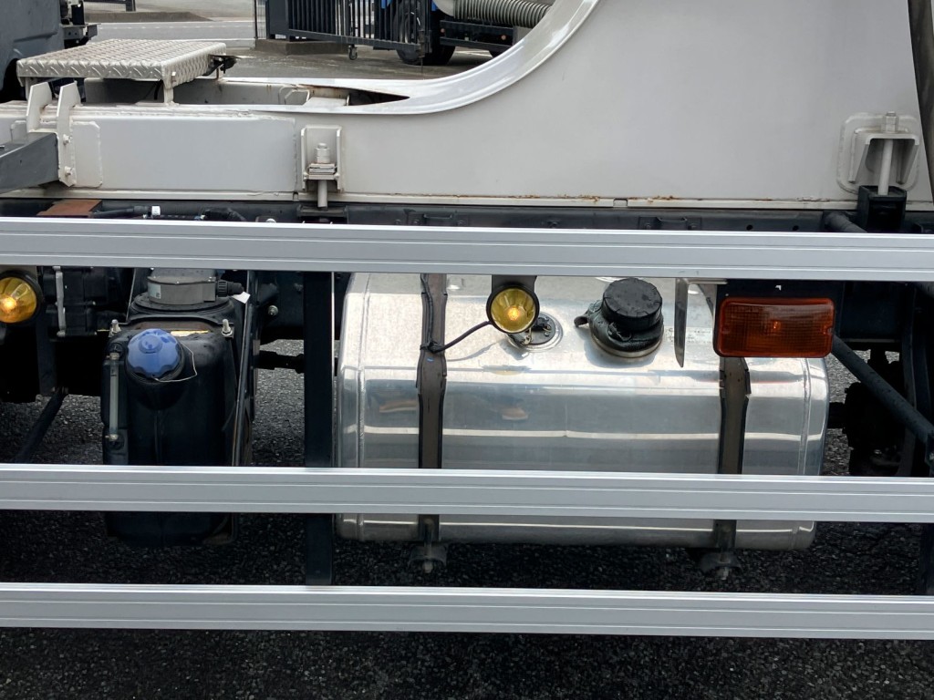 いすゞ ギガ 2PG-CYL77CMの写真22