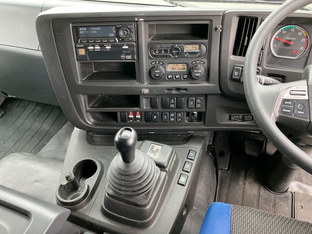 いすゞ ギガ 2PG-CYL77CMの写真23