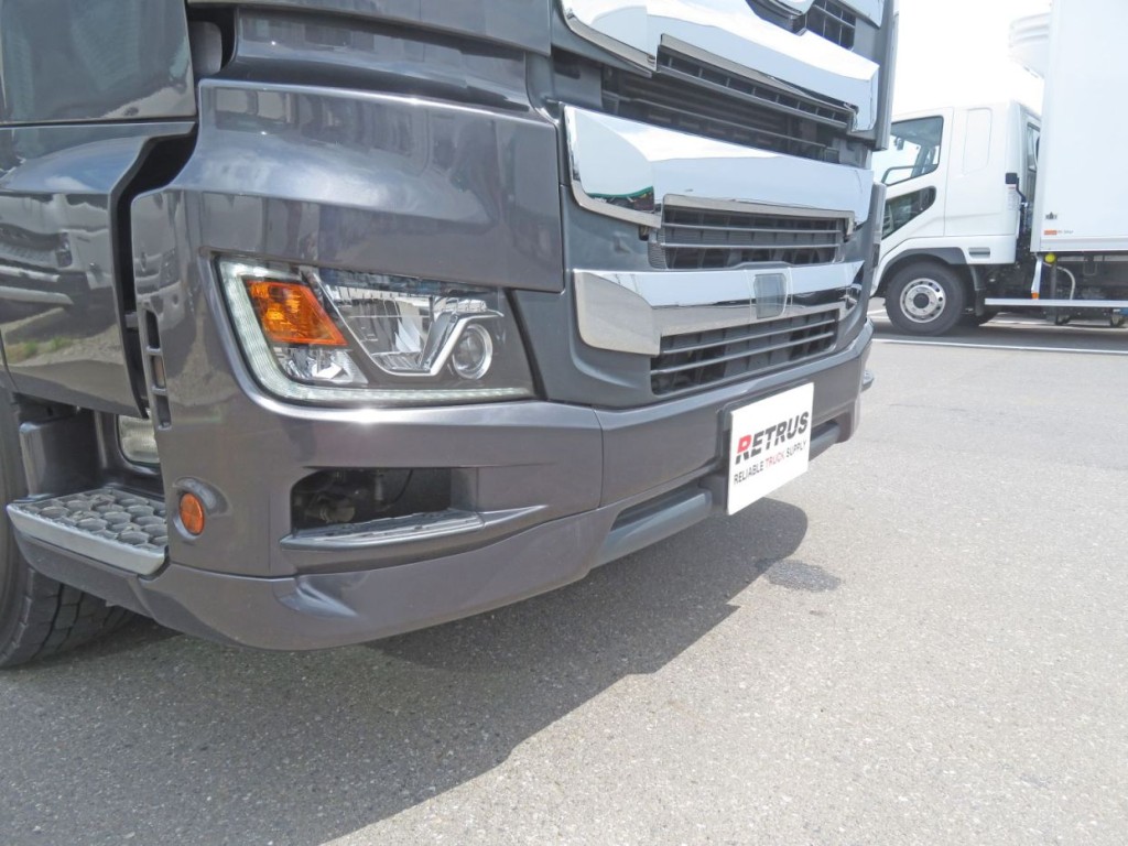フロントバンパーに小さいキズがあります。|日野 プロフィア 2DG-SH1EDGGの写真19