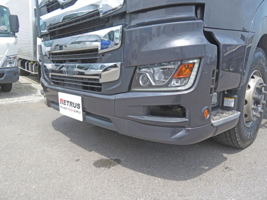 フロントバンパーに小さいキズがあります。|日野 プロフィア 2DG-SH1EDGGの写真20