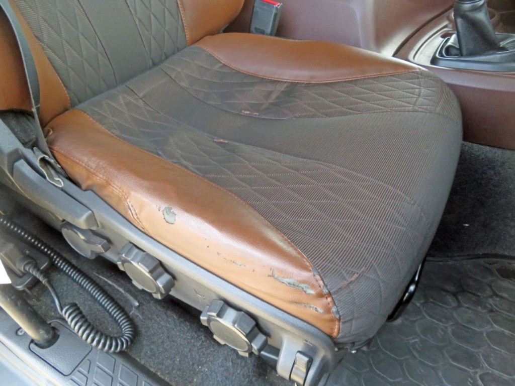 運転席座面の状態です。|日野 プロフィア 2DG-SH1EDGGの写真24