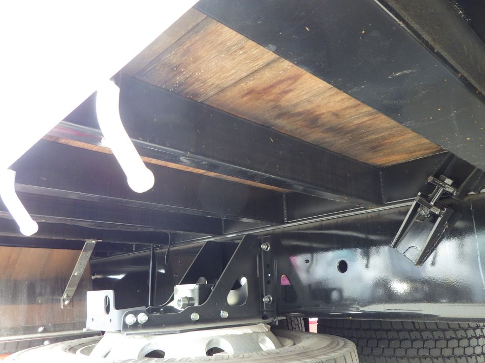 シャーシとネタの状態です。（ネタは鉄製です）|日野 レンジャー 2KG-GK2ABAの写真7