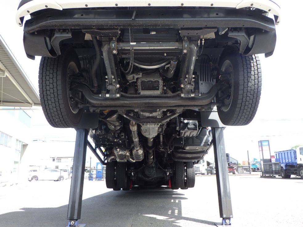 ボディー下周りの状態です。|日野 レンジャー 2KG-GK2ABAの写真10