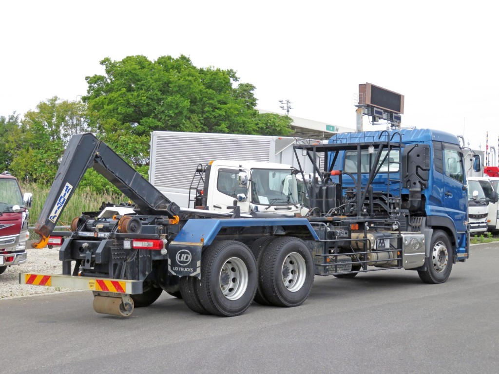 UDトラックス クオン 2PG-CW5ELの写真4
