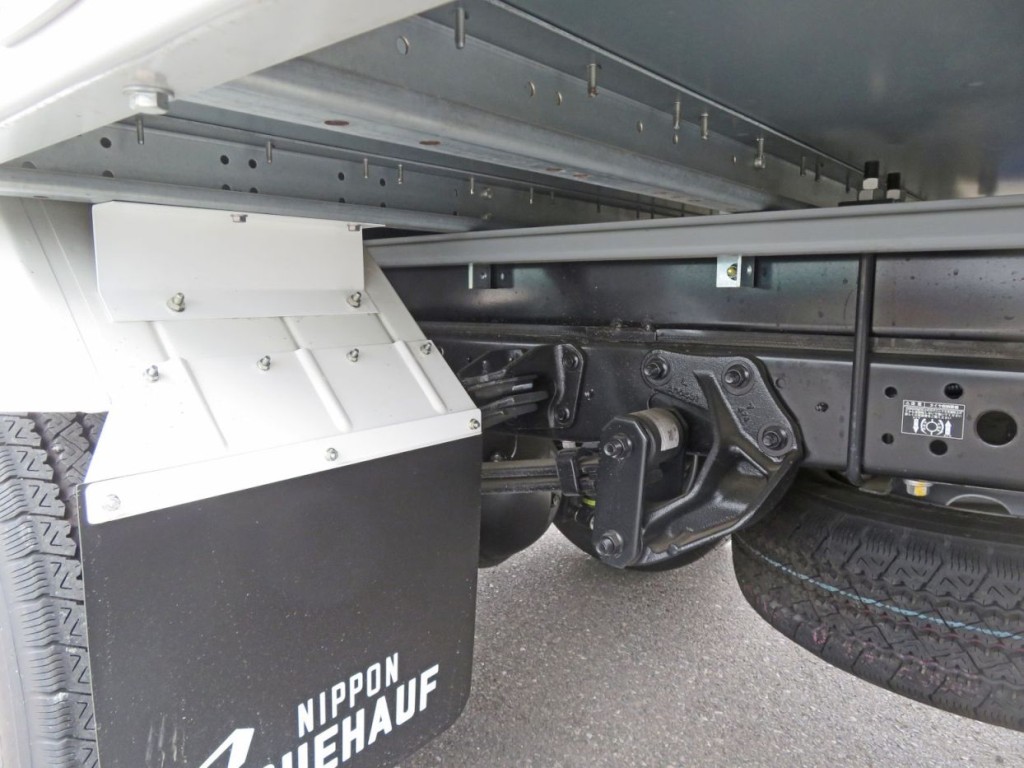 シャーシとネタの状態です。(縦ネタ・横ネタは鉄製です)|日野 デュトロ 2KG-XZU722M(2WD)の写真5