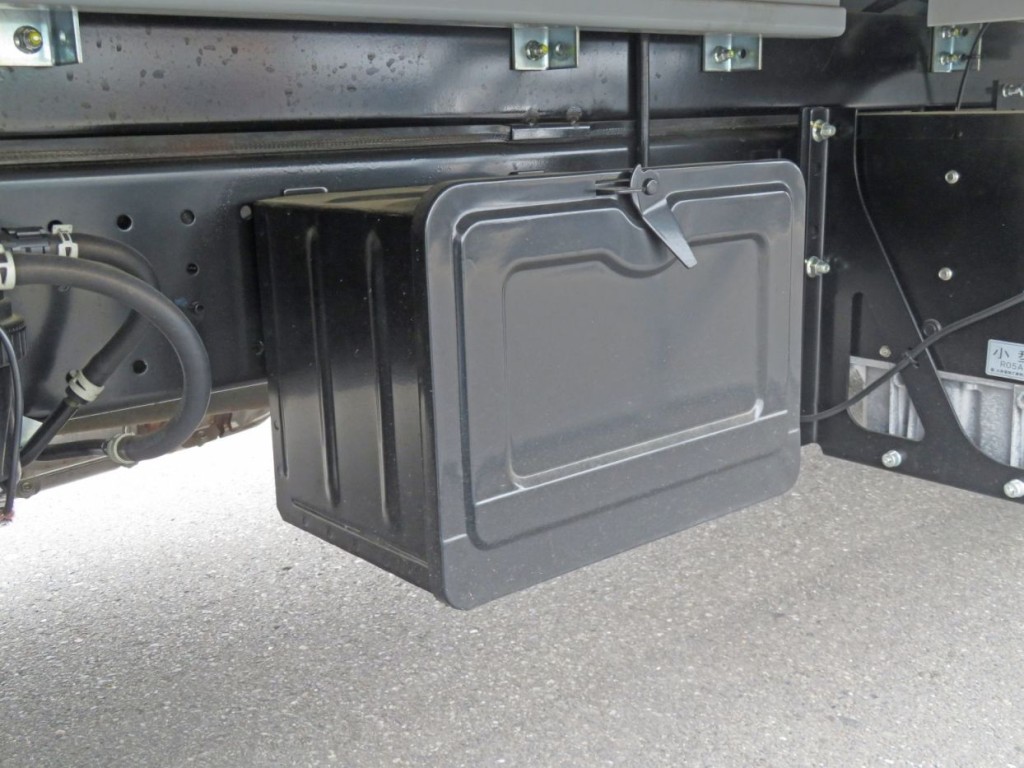 工具箱付きです。|日野 デュトロ 2KG-XZU722M(2WD)の写真9