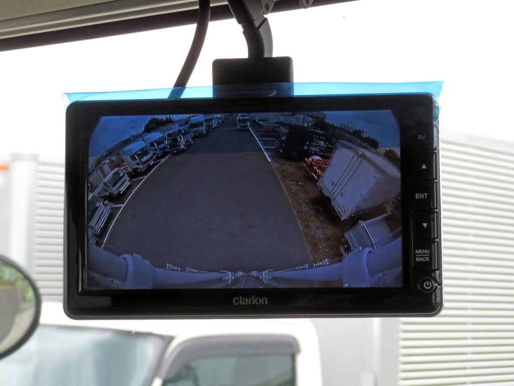 液晶バックモニター付きです。|日野 レンジャー 2PG-FD2ABG(2WD)の写真15