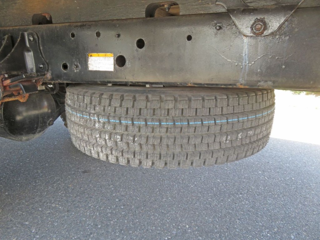 スペアタイヤ付きです。|日野 レンジャー 2KG-FD2ABA(2WD)の写真17