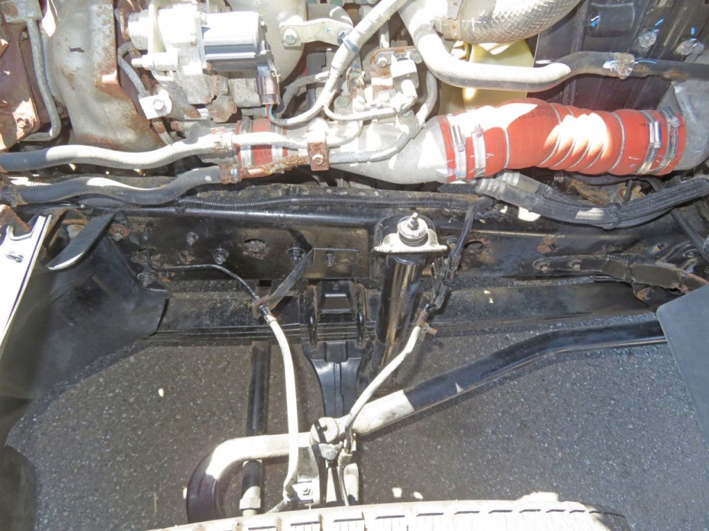 脚廻りにサビがあります。|日野 レンジャー 2KG-FD2ABA(2WD)の写真37