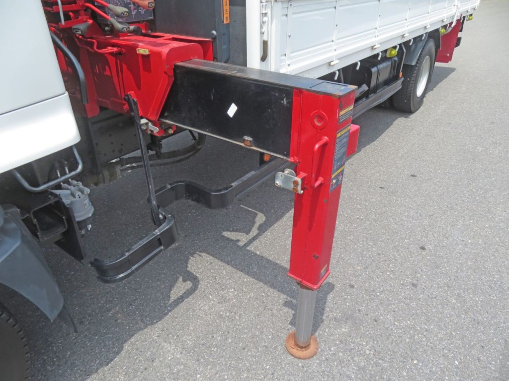 アウトリガー周りに軽いサビ・細かいキズがあります。|日野 レンジャー 2KG-FD2ABA(2WD)の写真43