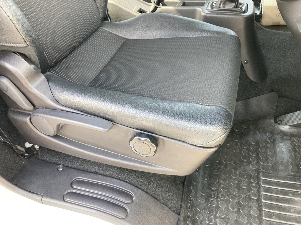 シート座面の状態です。|三菱 ファイター 2KG-FK62F(2WD)の写真12