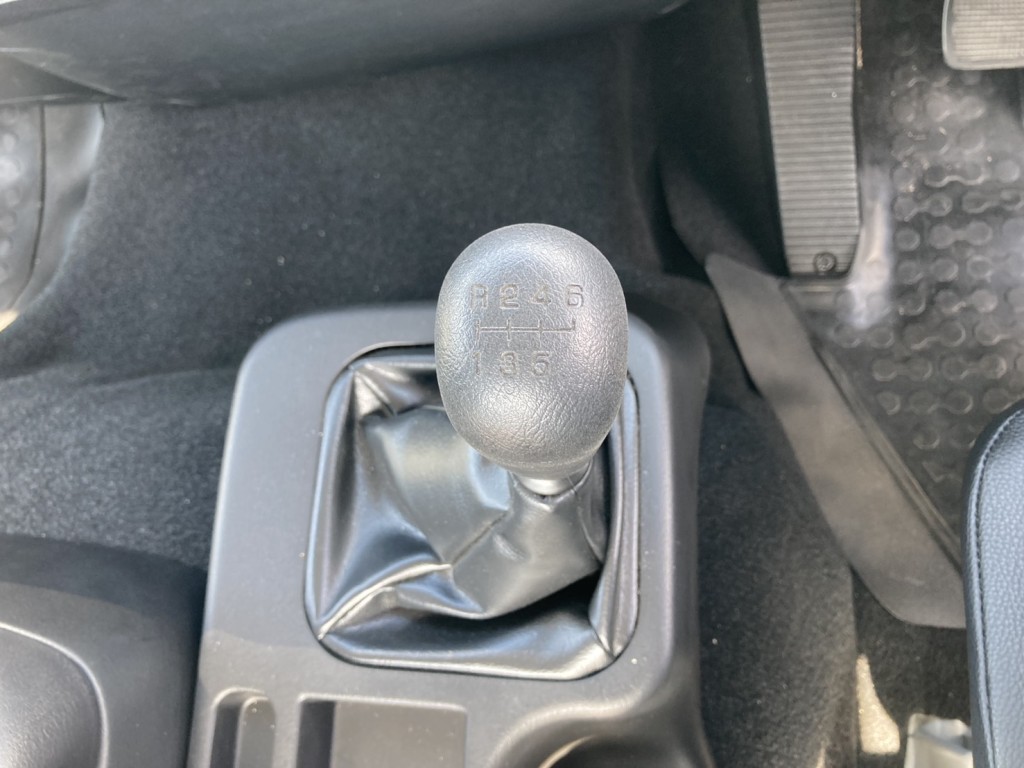 6速です。|三菱 ファイター 2KG-FK62F(2WD)の写真26