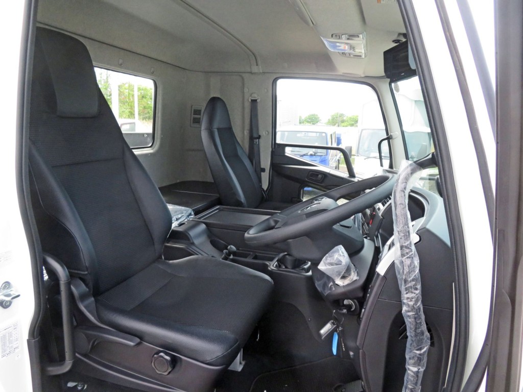 三菱 ファイター 2KG-FK62F(2WD)の写真6