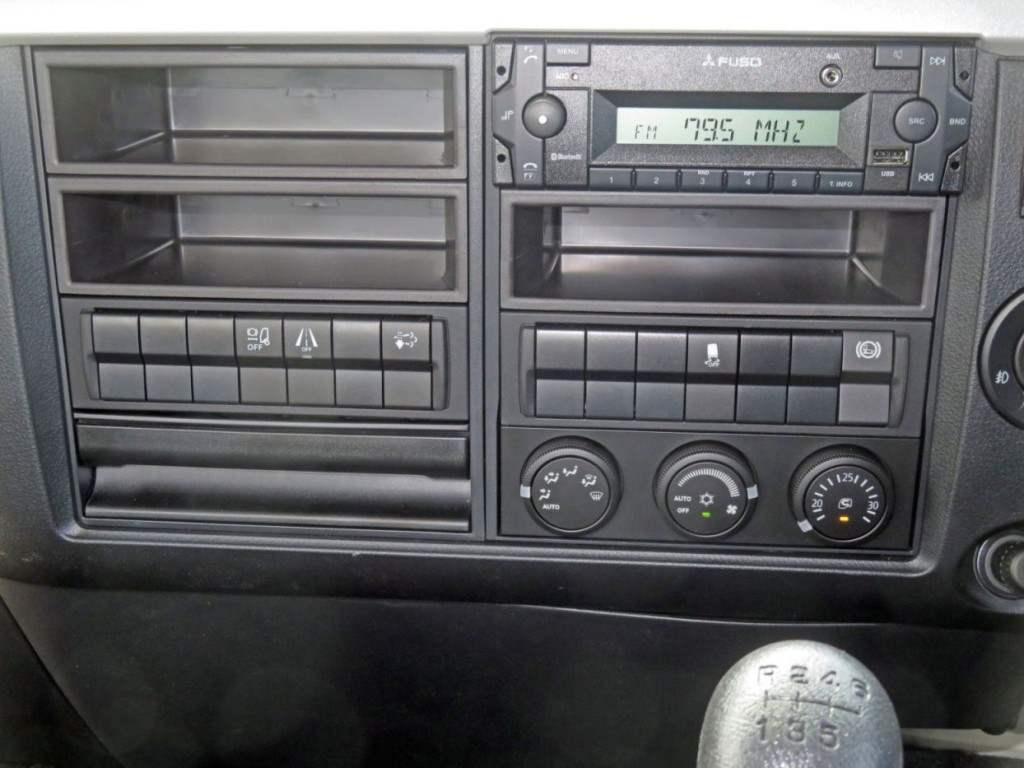 パネル周りの状態です。|三菱 ファイター 2KG-FK62F(2WD)の写真13
