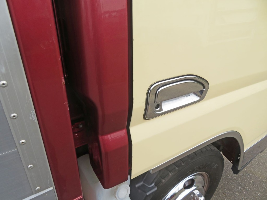 運転席側ドアに小さいキズがあります。|三菱 キャンター TPG-FBA50(2WD)の写真29