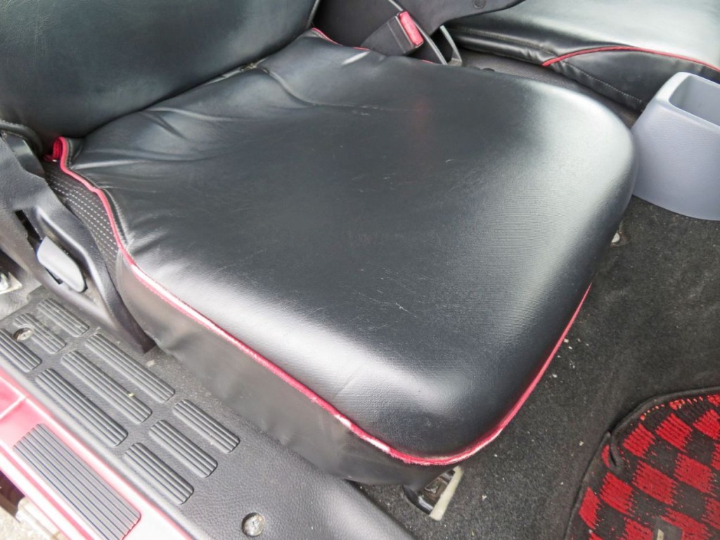 運転席座面の状態です。|三菱 キャンター TPG-FBA50(2WD)の写真30