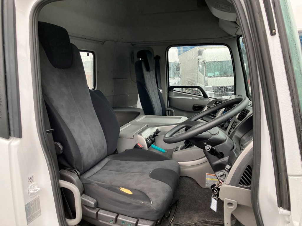 UDトラックス クオン QKG-GK6XABの写真5