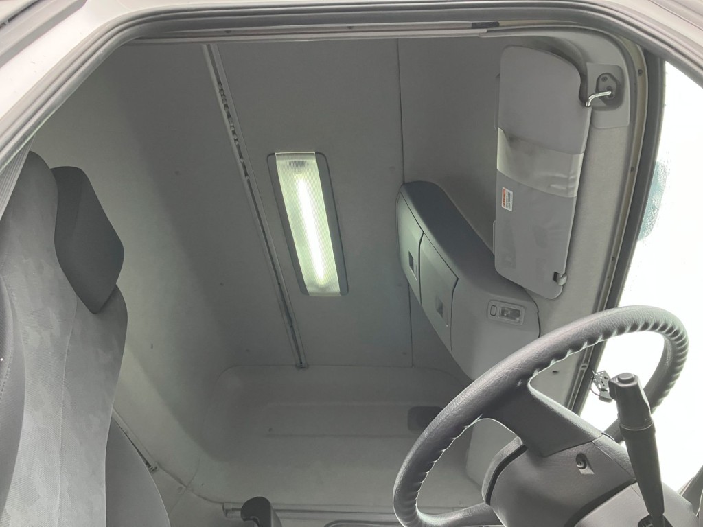 UDトラックス クオン QKG-GK6XABの写真6