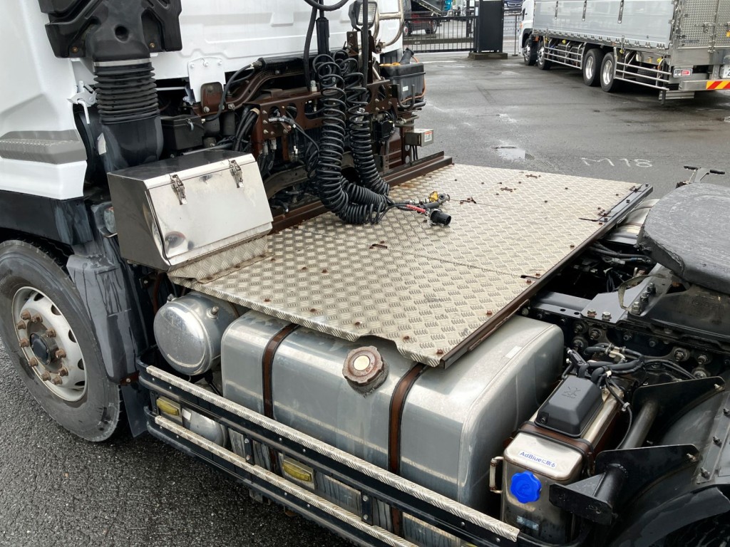 UDトラックス クオン QKG-GK6XABの写真11